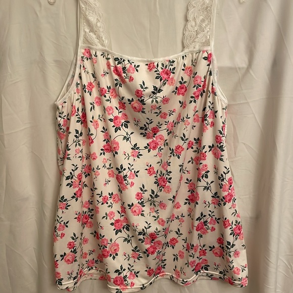 Floral lacey tank top - Picture 3 of 3